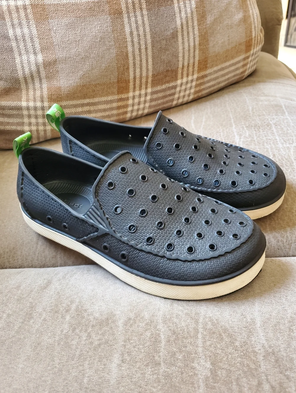 Sanuk Lil Walker Black - Youth Size 6Y Unisex